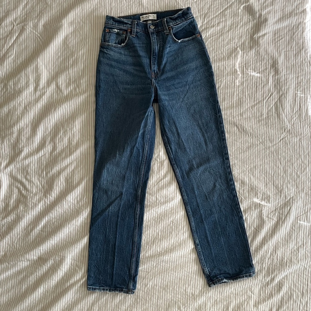 Abercrombie and Fitch 90’s straight